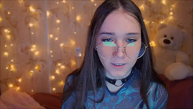 fluffy kitty  online show from 02.26.26