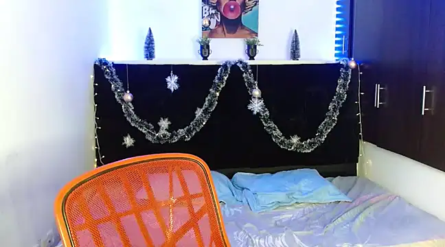 Snapshot of Miapeyton chatting on 12.06.24 Miapeyton online show from 12.06.24