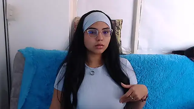 Snapshot of Miapeyton chatting on 09.17.25 Miapeyton online show from 09.17.25