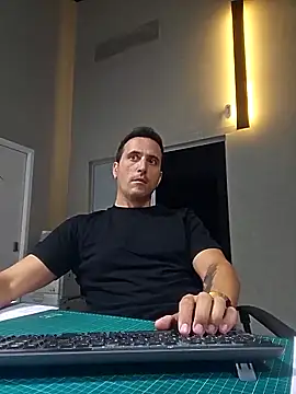 Lucas   81 online show from 10.21.25