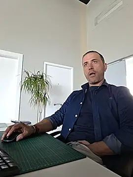 Snapshot of Lucas___81 chatting on 05.09.26 Lucas 81 online show from 05.09.26