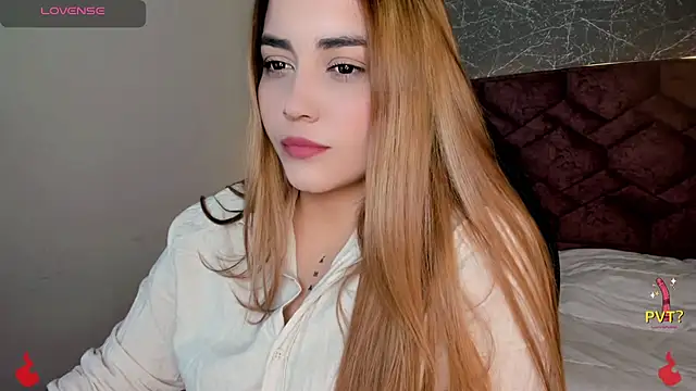 Lucia star   online show from 12.12.24