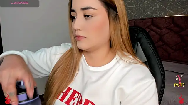 Lucia star   online show from 01.11.25