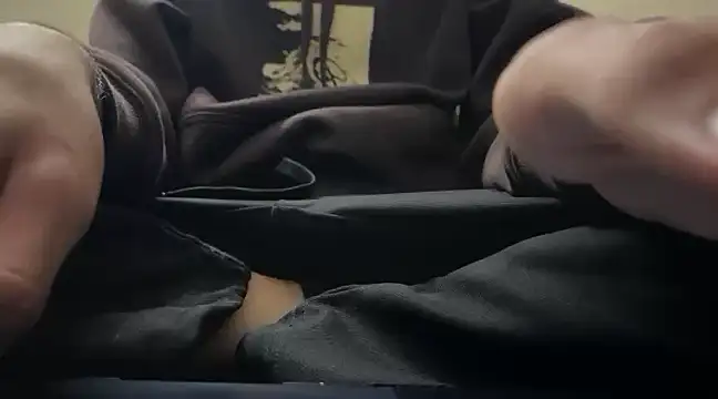 Snapshot of SexMachine1069 chatting on 01.30.25 SexMachine1069 online show from 01.30.25