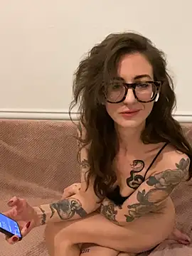 Snapshot of Thunder-Cunt chatting on 10.26.25 Thunder-Cunt online show from 10.26.25