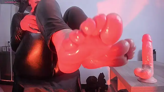 Molenna queenn online show from 12.12.24