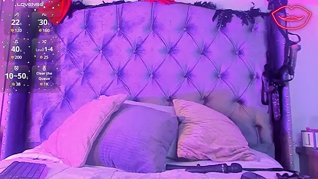 Molenna queenn online show from 12.12.24