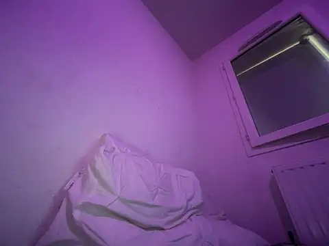 Snapshot of Rebeu313 chatting on 11.21.25 Rebeu313 online show from 11.21.25