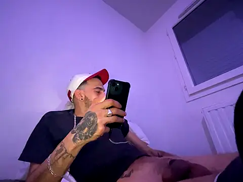 Snapshot of Rebeu313 chatting on 11.25.25 Rebeu313 online show from 11.25.25