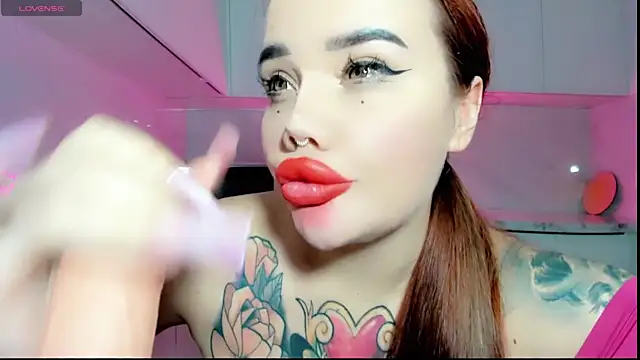 Snapshot of Aira_vi chatting on 12.06.24 Aira vi online show from 12.06.24