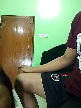 Snapshot of Taniya07 chatting on 02.25.25 Taniya07 online show from 02.25.25