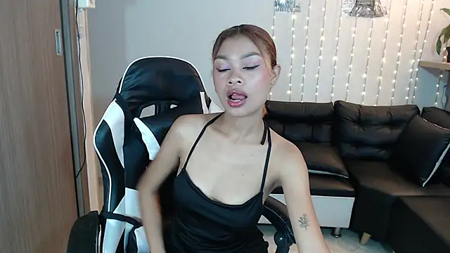 Perla prg online show from 02.21.25