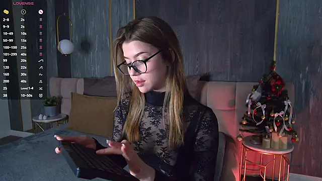 Snapshot of Sara_Lewiis chatting on 01.09.26 Sara Lewiis online show from 01.09.26