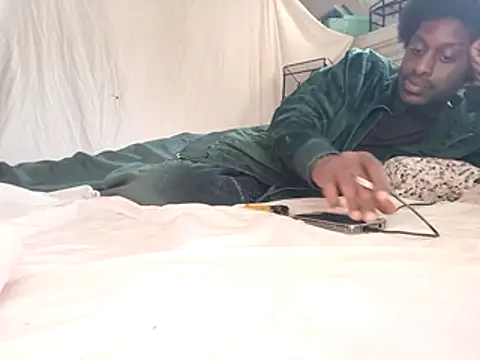 Snapshot of DevinToore chatting on 10.22.25 DevinToore online show from 10.22.25