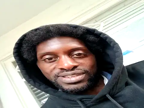 Snapshot of DevinToore chatting on 11.14.25 DevinToore online show from 11.14.25