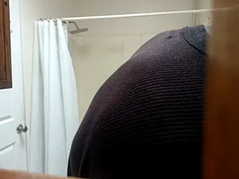 Snapshot of DevinToore chatting on 11.20.25 DevinToore online show from 11.20.25