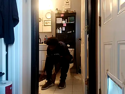 Snapshot of DevinToore chatting on 11.28.25 DevinToore online show from 11.28.25