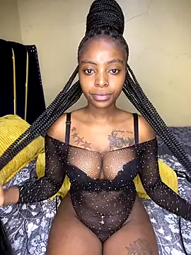 Snapshot of Sasha-smiles chatting on 11.29.25 Sasha-smiles online show from 11.29.25