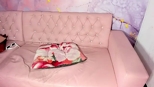 Living room online show from 02.21.25