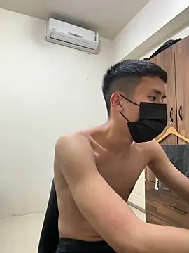 Benson18y online show from 01.08.25