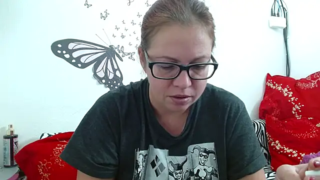 Snapshot of LadyHellene chatting on 11.15.25 LadyHellene online show from 11.15.25