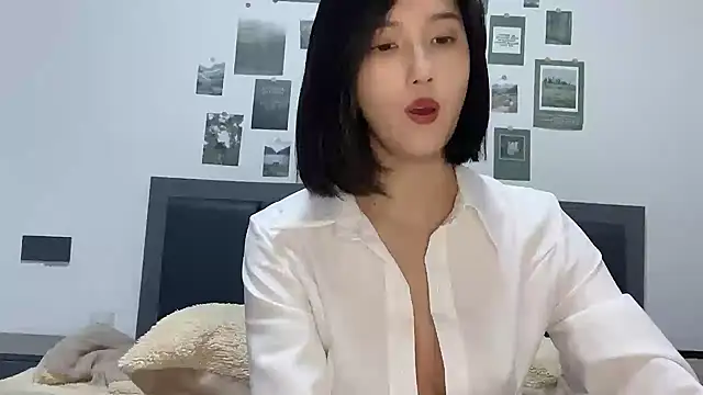 Snapshot of Arrebo1 chatting on 12.18.24 Arrebo1 online show from 12.18.24