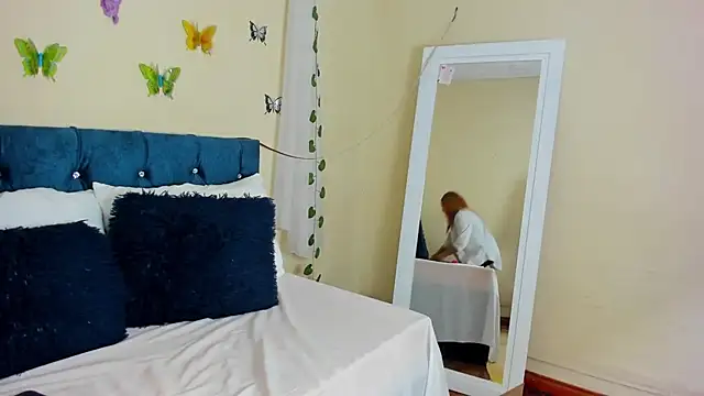 cristalwalker   online show from 10.14.25