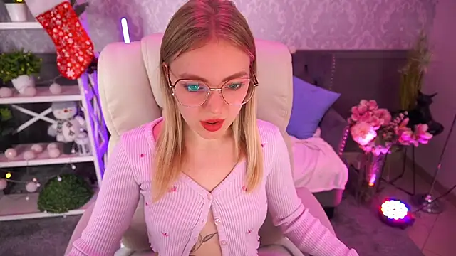 EmilySunshineS online show from 12.29.24