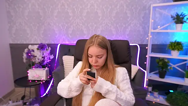 EmilySunshineS online show from 11.30.25