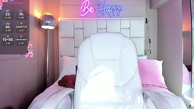 Snapshot of VioletthaRous chatting on 10.21.25 VioletthaRous online show from 10.21.25