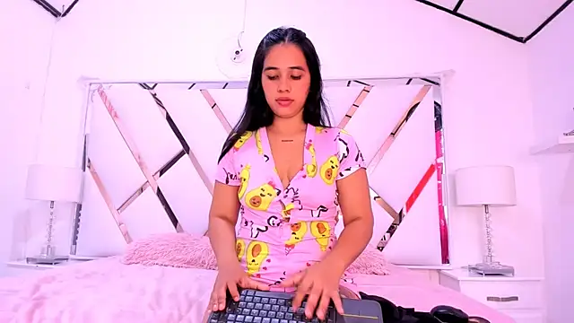 naughty  sara online show from 02.12.25