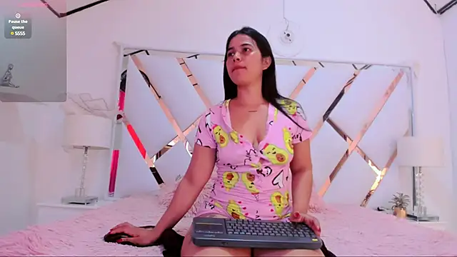 naughty  sara online show from 03.04.25