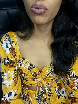 glam goddess online show from 12.18.24