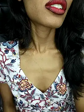 glam goddess online show from 01.08.25