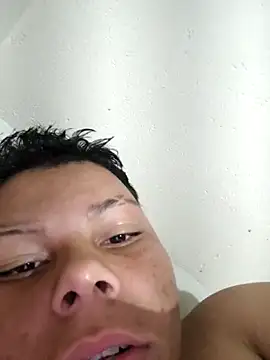 Snapshot of putoso031 chatting on 10.06.25 putoso031 online show from 10.06.25