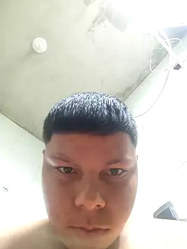 Snapshot of putoso031 chatting on 10.15.25 putoso031 online show from 10.15.25