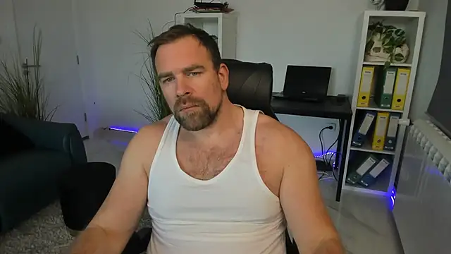 Snapshot of John-E-Dough chatting on 11.25.25 John-E-Dough online show from 11.25.25