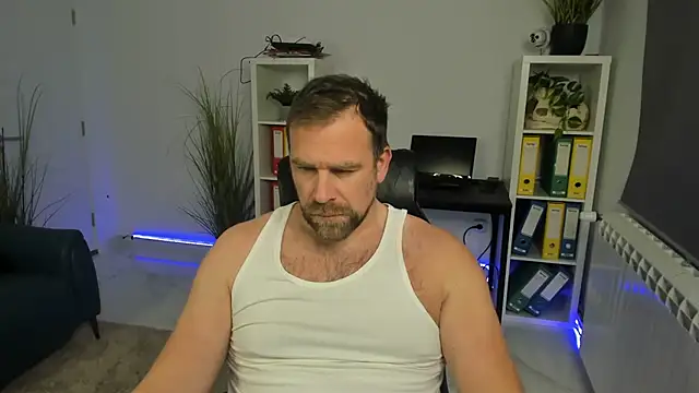 Snapshot of John-E-Dough chatting on 11.27.25 John-E-Dough online show from 11.27.25