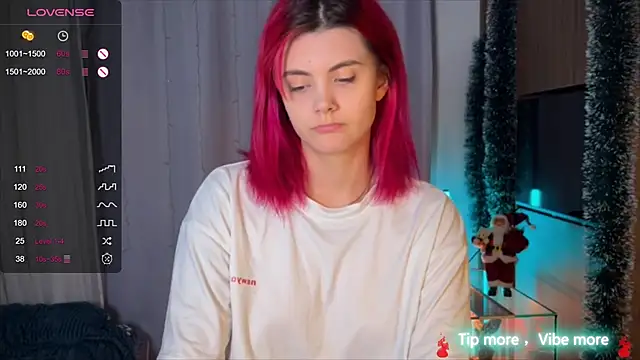 Snapshot of HarpyWitch chatting on 12.17.24 HarpyWitch online show from 12.17.24