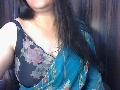 Snapshot of santurmom chatting on 02.12.26 santurmom online show from 02.12.26