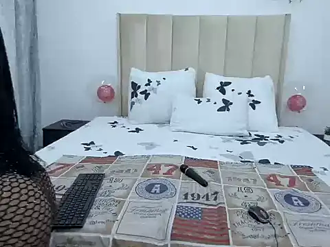 Pearl 00 online show from 02.13.25