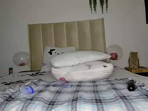 Pearl 00 online show from 02.26.25