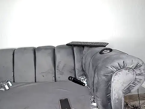 Pearl 00 online show from 11.13.25