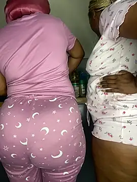 Pearl 00 online show from 02.13.26