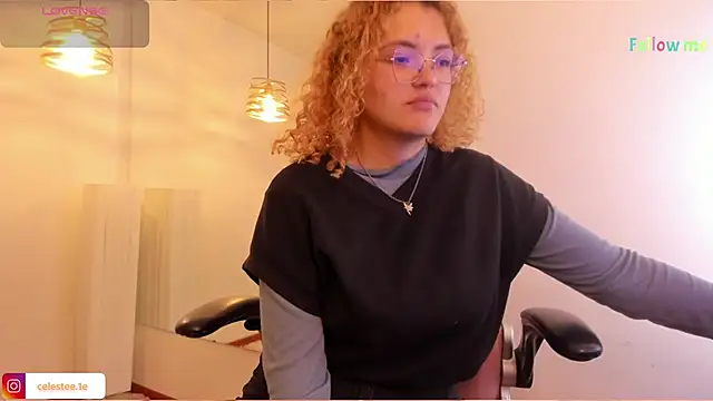 Snapshot of Missbrave1 chatting on 02.21.25 Missbrave1 online show from 02.21.25