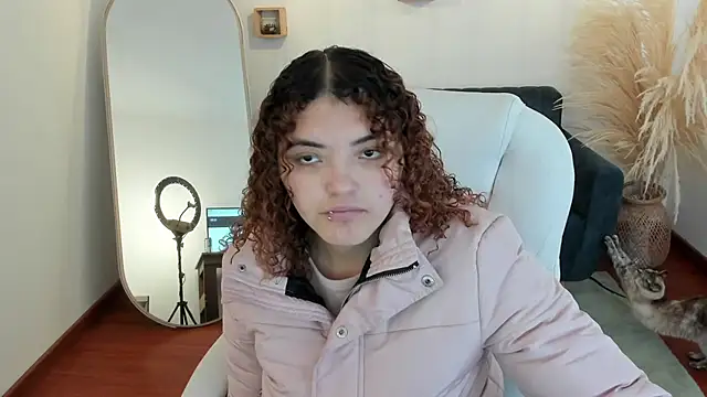 Snapshot of Missbrave1 chatting on 10.12.25 Missbrave1 online show from 10.12.25