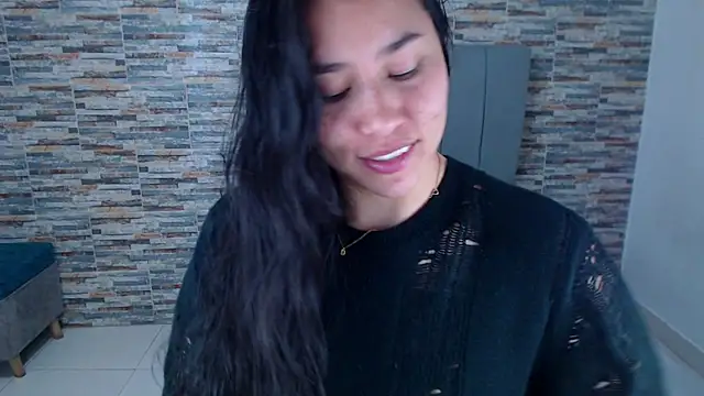 Snapshot of _joy_yva chatting on 11.07.25 joy yva online show from 11.07.25