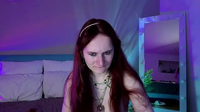 Snapshot of L1ittle_kitty_ chatting on 05.18.26 L1ittle kitty online show from 05.18.26