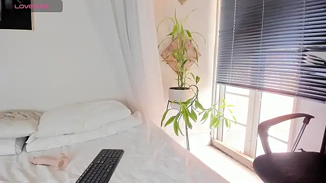 Cristal Cutte online show from 12.24.24