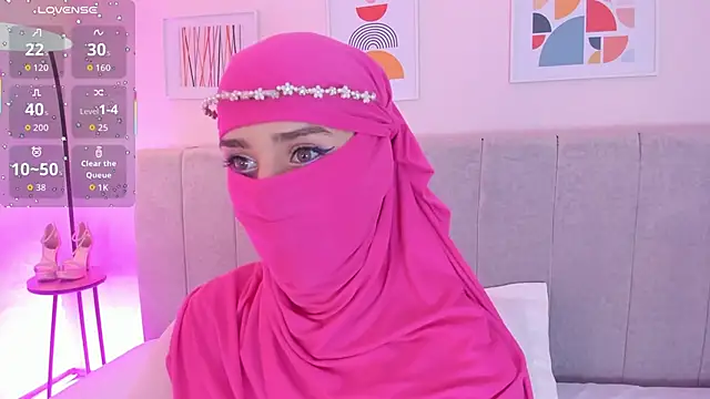 Snapshot of rawiya chatting on 11.04.25 rawiya online show from 11.04.25